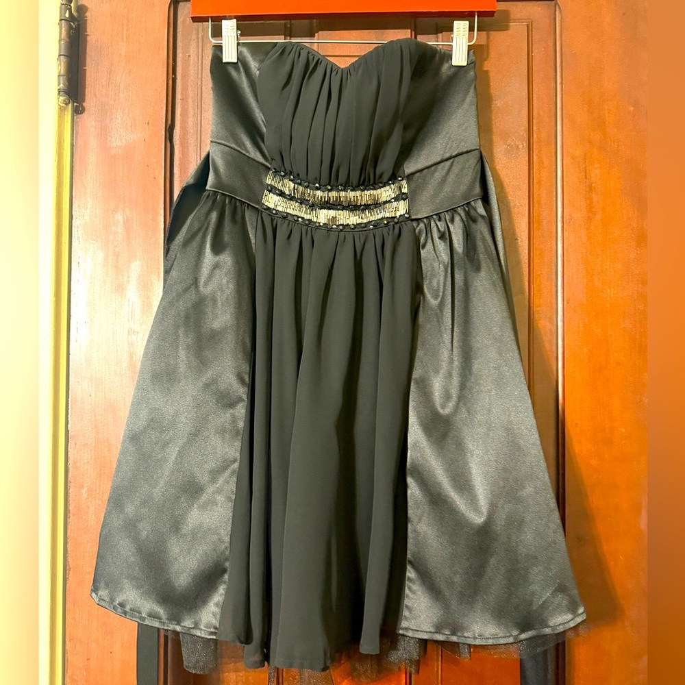 Black strapless dress - small